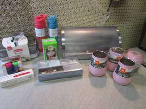 lot 199 image: Lot of Assorted Kitchen Items  F-3...