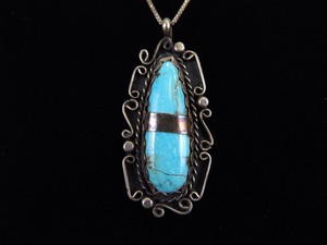 lot 1 image: .925 Sterling Silver Artist Signed Navajo Turquoise Cabochon Pendant Necklace