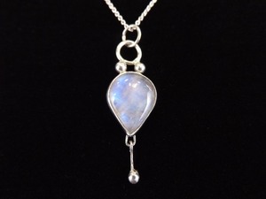 lot 9 image: .925 Sterling Silver Moonstone Cabochon Pendant Necklace