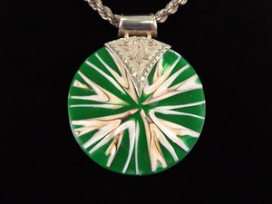 lot 18 image: .925 Sterling Silver Large Artisan Green Resin Disk Pendant Necklace
