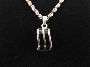 lot 24 image: .925 Sterling Silver Inlayed Onyx Pendant Necklace