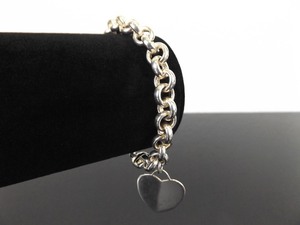lot 40 image: .925 Sterling Silver Heart Charm Bracelet