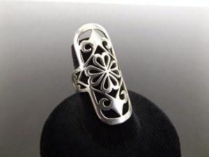 lot 70 image: .925 Sterling Silver Scrolled Flower Ring Size 6