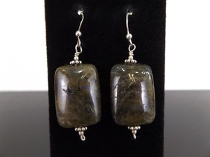 lot 86 image: .925 Sterling Silver Green Labradorite Hook Dangle Earrings