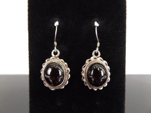 lot 88 image: .925 Sterling Silver Amethyst Cabochon Hook Dangle Earrings