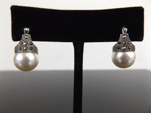 lot 93 image: .925 Sterling Silver Art Nouveau Pearl Clasp Earrings