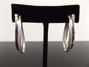 lot 97 image: .925 Sterling Silver Double Oval Hoop Hook Latch Earrings