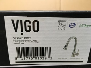 lot 109 image: Vigo Aylesbury Single-Handle Pull-Down Sprayer Kitchen Faucet in Stainless Steel