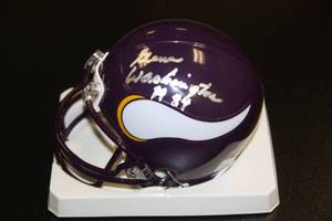lot 22 image: Riddell Minnesota Vikings Mini Helmet Eugene Washington Auto