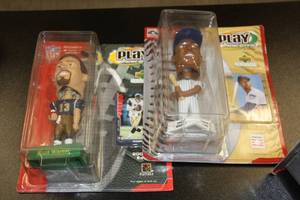lot 78 image: Playmaker Bobblehead and Headliner Figure Lot  6 Bobbleheads