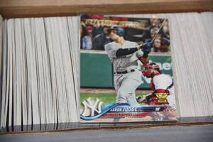 lot 84 image: 2018 Topps Series 1 Baseball Complete Set