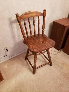lot 53 image: Farmhouse Swivel Chair