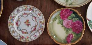 lot 44 image: Lot of 9 Decorative Plates