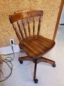 lot 57 image: Rolling Farmhouse Chair