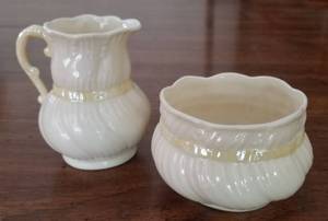 lot 45 image: Belleek Cream and Sugar  Ribbon No. 0657