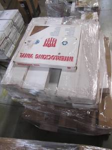 lot 68 image: MIXED PALLET OF FLOORING
