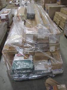 lot 123 image: MIXED PALLET OF FLOORING