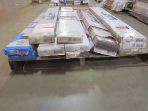 lot 130 image: MIXED PALLET OF FLOORING