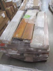 lot 136 image: MIXED PALLET OF FLOORING