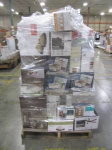 lot 20 image: WHOLESALE MIXED PALLET OF RETURNS - LIGHTING AND CEILING FANS