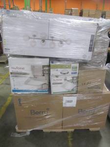 lot 22 image: WHOLESALE MIXED PALLET OF RETURNS - LIGHTING AND CEILING FANS