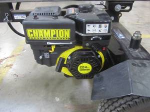 lot 46 image: Champion Power Equipment 27 Ton 224cc Log Splitter 100424