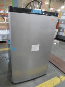lot 263 image: Frigidaire 4.4-cu ft Freestanding Mini Fridge (Silver Mist) FFPA4422UM