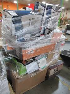 lot 256 image: WHOLESALE MIXED PALLET OF RETURNS - LIGHTING AND CEILING FANS