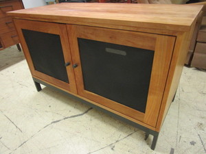lot 106 image: SOLID CHERRY WOOD ENTERTAINMENT STANDCREDENZA