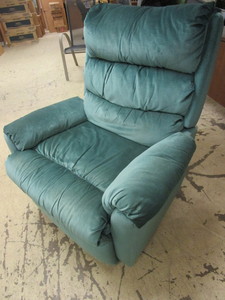 lot 110 image: FRANKLIN SWIVEL RECLINER, WITH 2-SPEED ULTI-MASSAGE