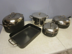 lot 113 image: CIRCULON COOKING SET