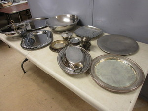 lot 119 image: SERVING PLATTERS, DISHES, BOWLS, STAINLESS STEEL, SILVER-PLATED, PEWTER