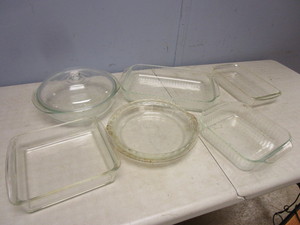 lot 123 image: PYREX COOKWARE, INCLUDING 9X13 BAKING DISH