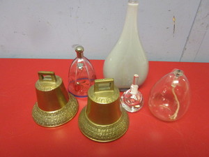 lot 137 image: VINTAGE SWEDISH GjUTENI MORA BRASS BELLS, ORREFORS SWEDEN GLASS BELL, HOLTZHEIMER CRISTAL, MORE