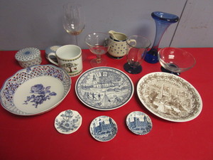 lot 151 image: ROYAL HOMEZ  PLATES, SCHUMANN CHINA PLATE, GUSTAVSBERG SWEDISH PLATE, MORE