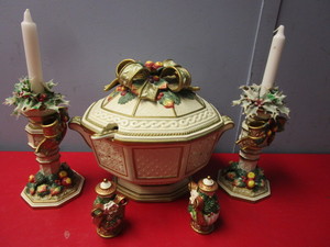 lot 165 image: FITZ & FLOYD HOLIDAY SOUP TUREEN, CANDLE HOLDERS, SHAKERS