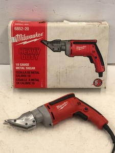 lot 28 image: Milwaukee 6852-20 18-Gauge Sheet ...