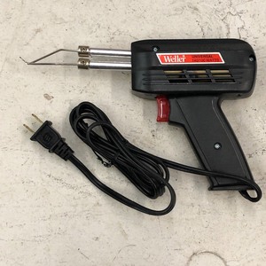 lot 32 image: Weller 140100Watt Universal Solder...
