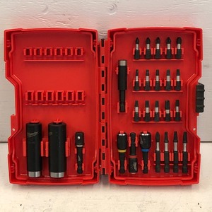 lot 49 image: Milwaukee Driver Bit Set With Case ...