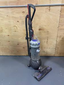 lot 4 image: DYSON Ball MultiFloor Vacuum
