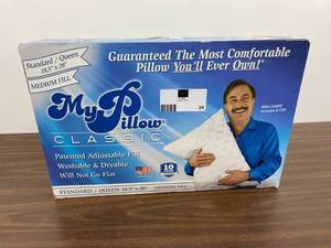 lot 23 image: MY PILLOW Classic Queen  Standard Size - Medium Fill