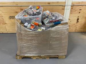 lot 25 image: Huge Lot of Store Returned Door Locks  Knobs - KWIKSET and More Brands