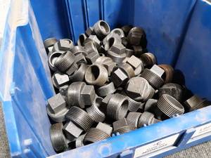 lot 31 image: 75 1-14 Black Pipe Plugs