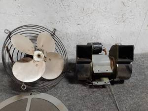 lot 33 image: Blower and Fan Lot