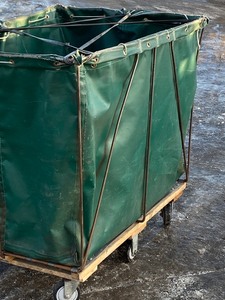 lot 23 image: Warehouse Trash  Recycle Cart