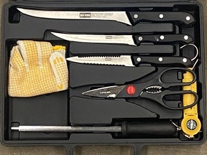 lot 152 image: Lot Of (1) Gone-Fishing Fillet Set & (1) Plastic Double-Sided Tackle Box