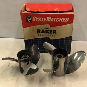 lot 16 image: Lot Of (2) Boat Motor Props