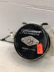 lot 97 image: Pflueger Automatic 1195 Fly Reel