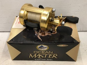 lot 98 image: Ocean Master OMC-4000 Casting Reel