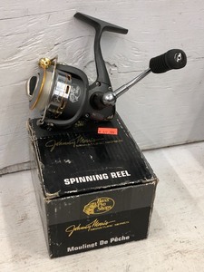 lot 106 image: Bass Pro Shops JM10 Spinning Reel